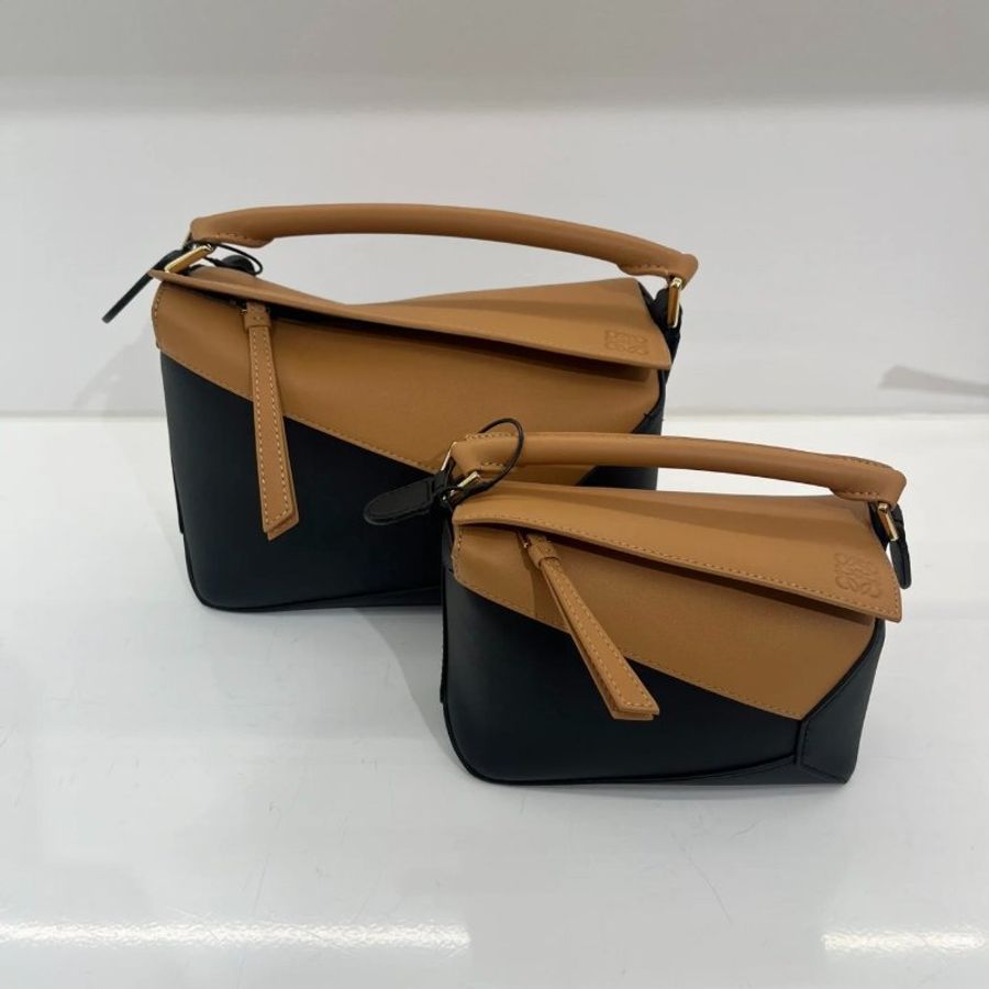 Loewe 迷你經典小牛皮雙色 Puzzle包 –雙色暖沙與黑色設計|時尚奢華小型包款《當季專櫃正售★全新商品 》-3