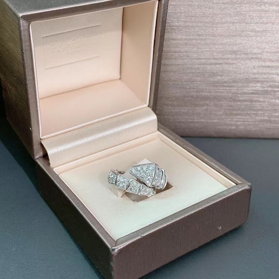 bvlgari 寶格麗Serpenti Viper系列蛇頭戒指白金滿鑽s碼 2021購入-1