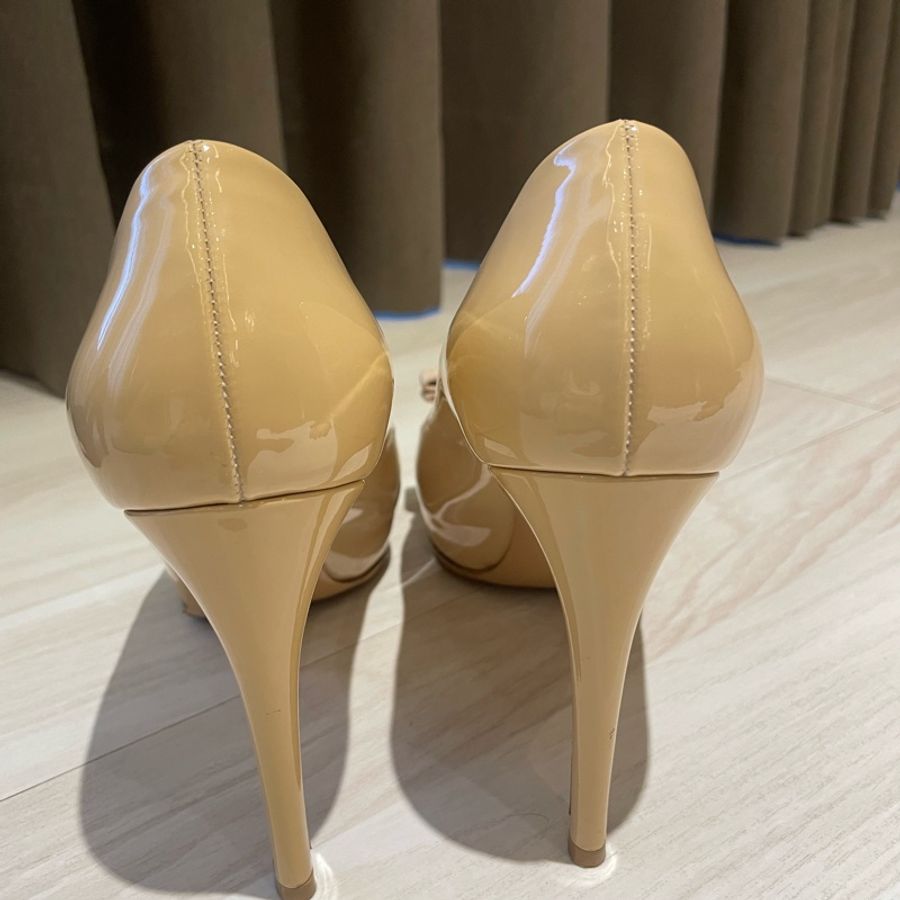 salvatore ferragamo裸色高跟鞋-3