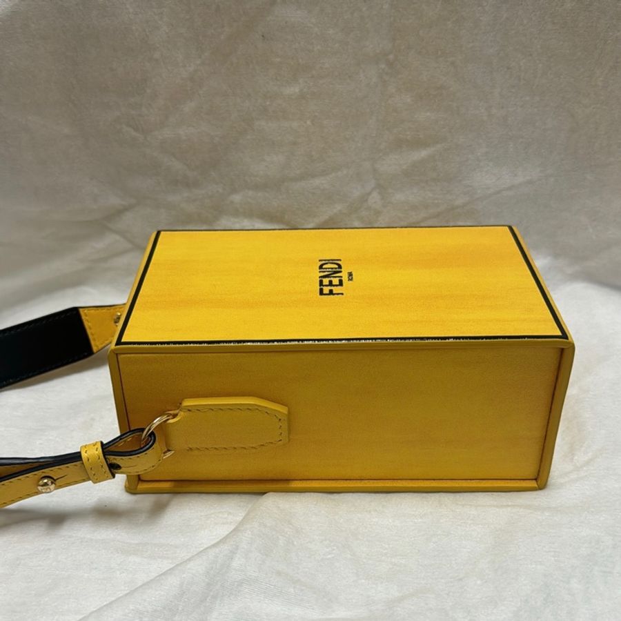 FENDI BOX 盒子包/走秀款/肩背斜跨皆可-11