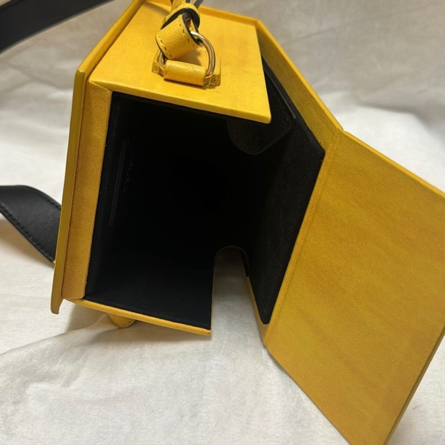 FENDI BOX 盒子包/走秀款/肩背斜跨皆可-25