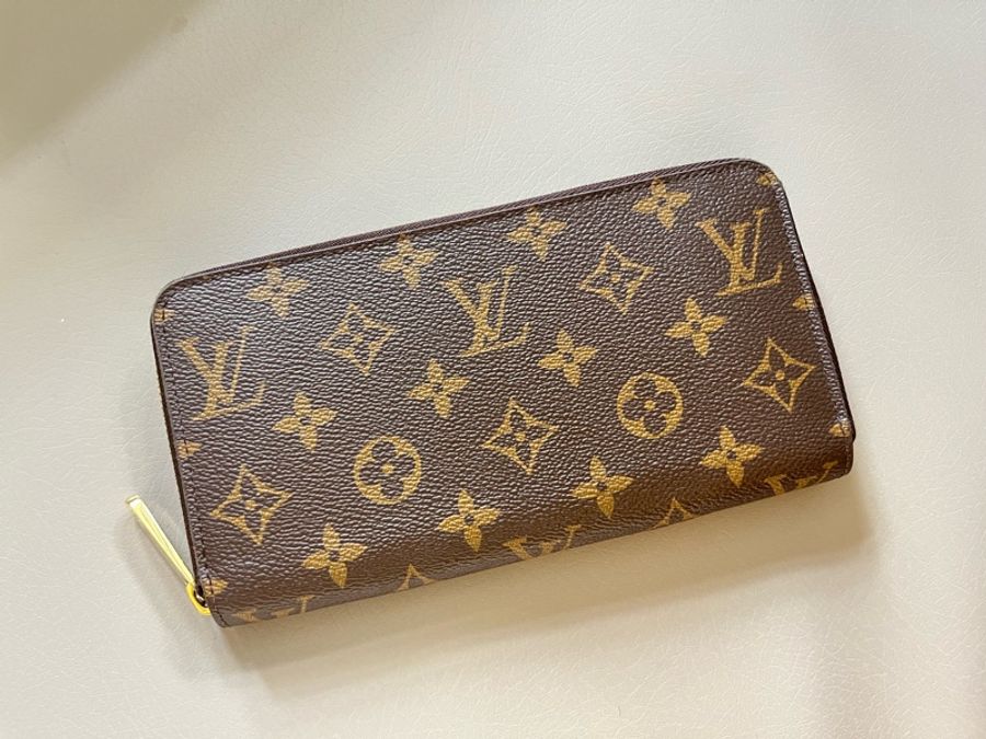 LV 經典老花拉鍊長夾-11