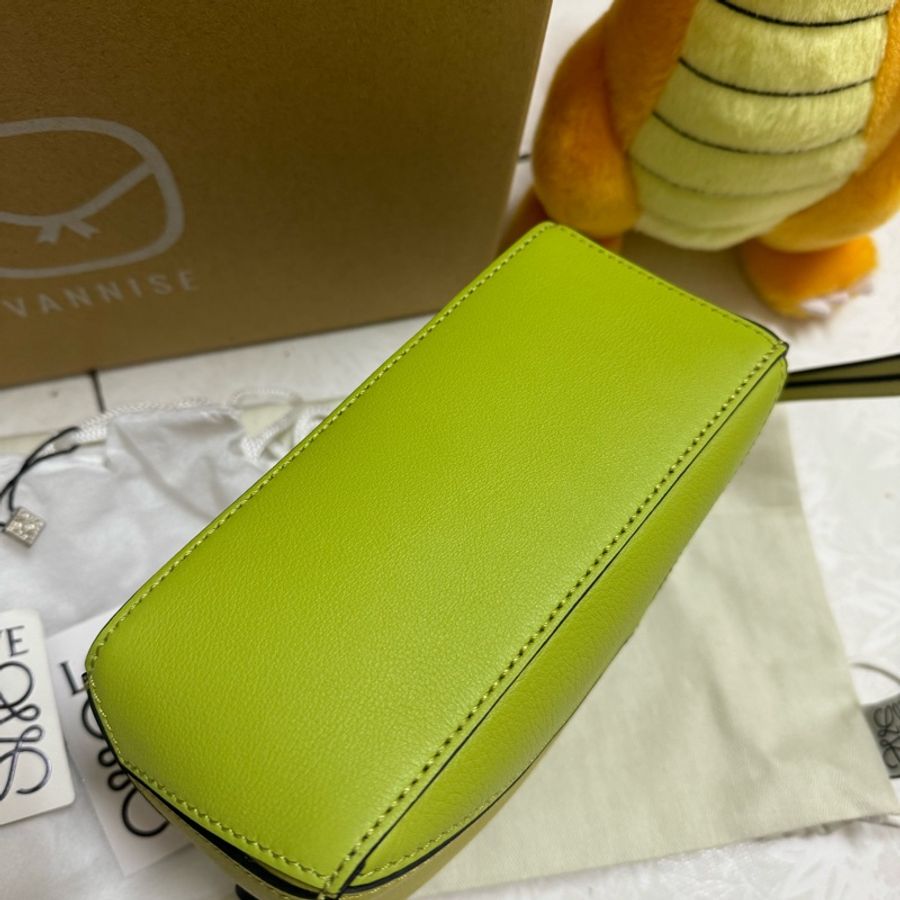 Loewe puzzle mini 拼圖包 特殊色 撞色 綠白-9
