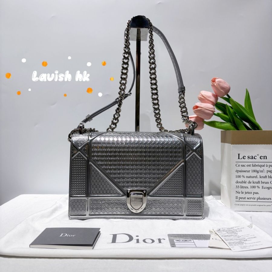 Dior 銀色盾牌 中號 金屬色藤格紋鏈條包-0