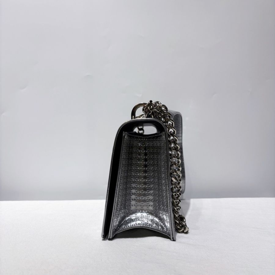 Dior 銀色盾牌 中號 金屬色藤格紋鏈條包-3