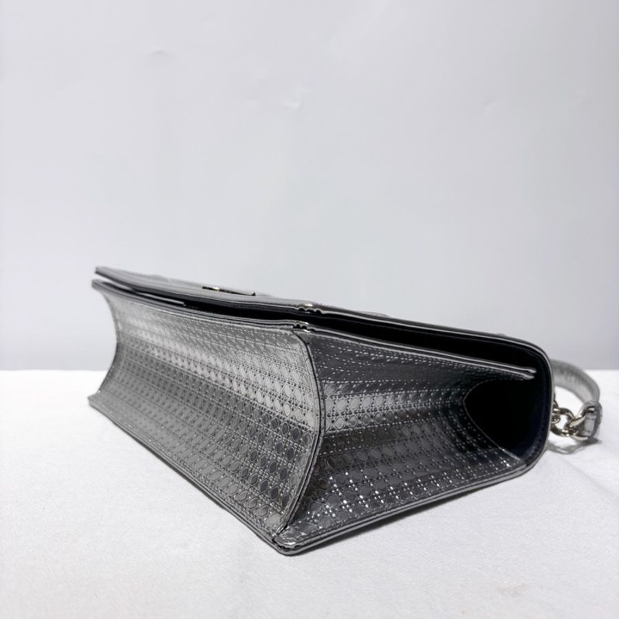 Dior 銀色盾牌 中號 金屬色藤格紋鏈條包-7