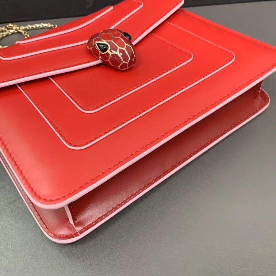 bvlgari 寶格麗限量情人節紅色小號 蛇頭包,尺寸19*15-4