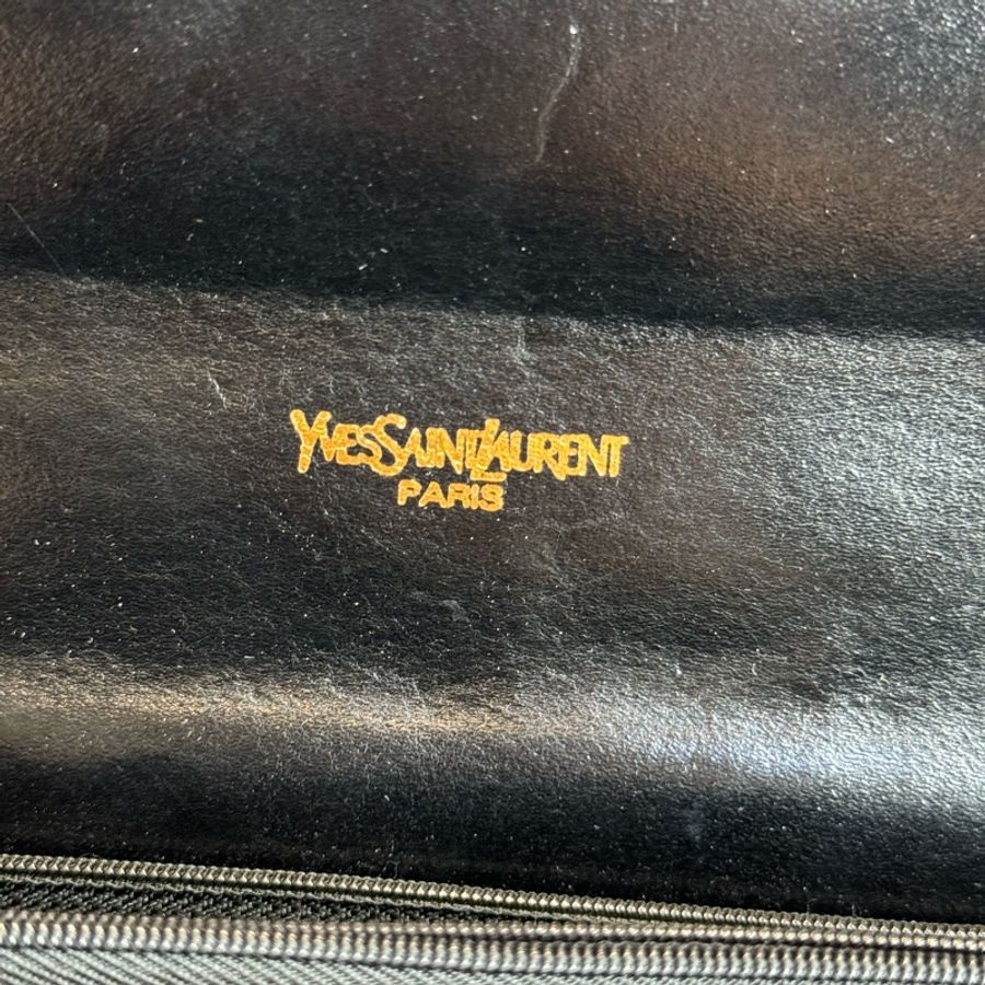 降‼️Saint Laurent (YSL) 老花古董黑色相機翻蓋包/肩背斜背🗝️復古再現-22
