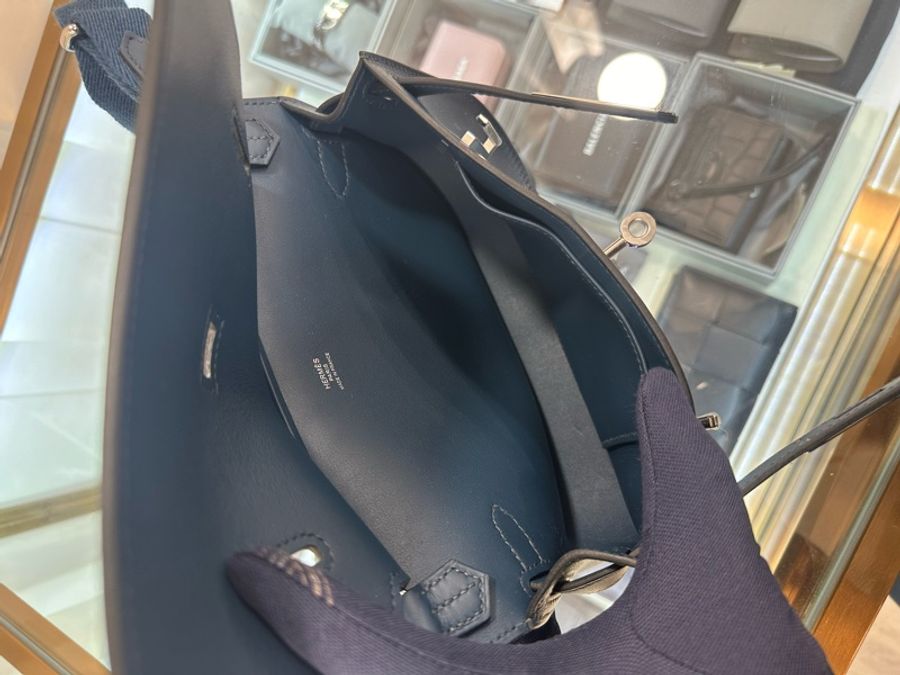 持有正貨標籤🏷️HERMES Mini JYPSIÈRE 普魯士藍Bleu De Prusse/銀扣/Swift/W-9
