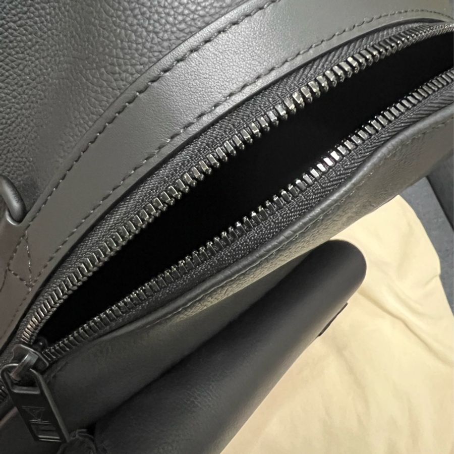 Louis Vuitton 小牛皮Takeoff 背包-11
