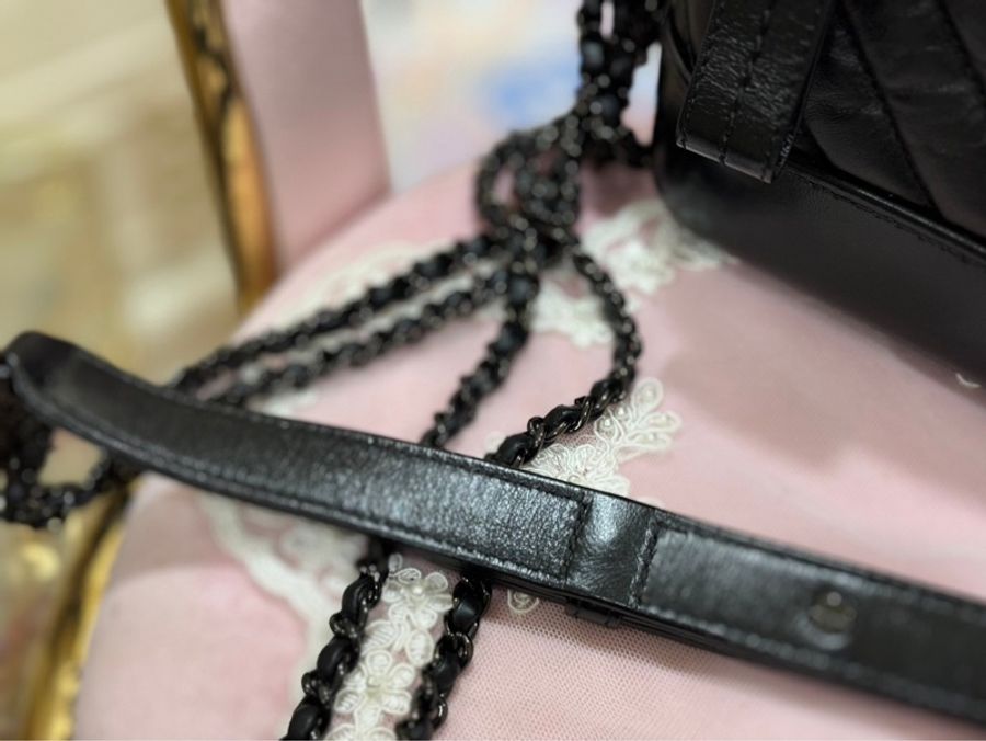 Chanel Gabrielle so black small 小型山型紋流浪包-29