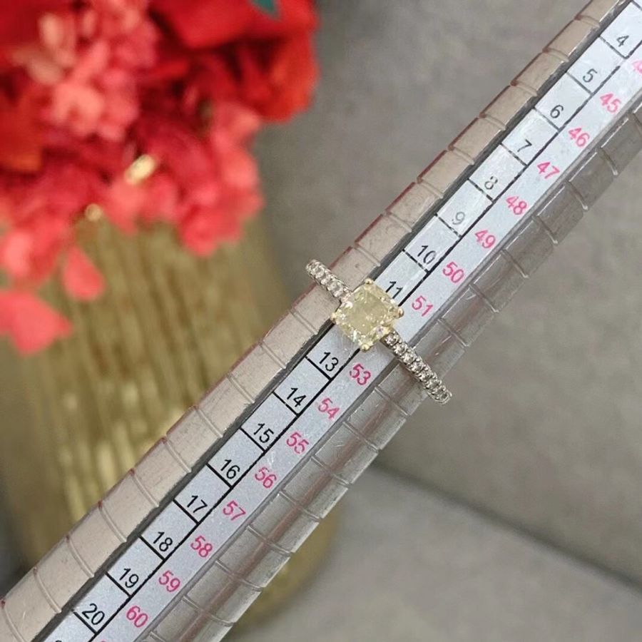 Tiffany&Co 蒂芙尼80份黃鑽豪華鑲鑽戒指52號,等級:0.80/FIY/vvs1-3