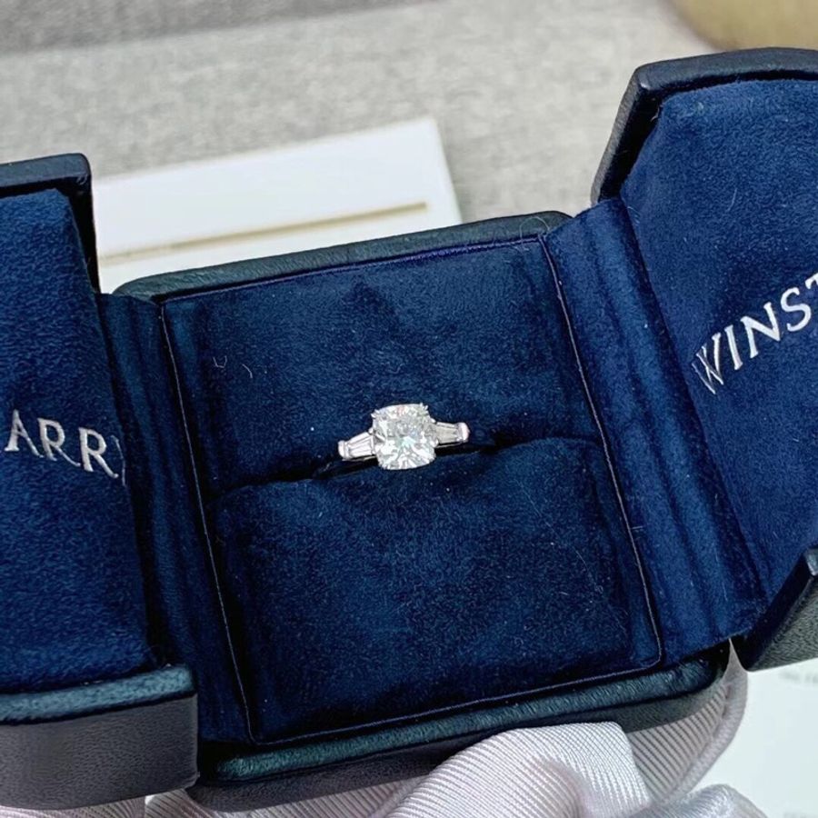 harry winston 海瑞溫斯頓一克拉枕形鑽戒50碼,主鑽:1.17ct,顏色:F,淨度vs2-0
