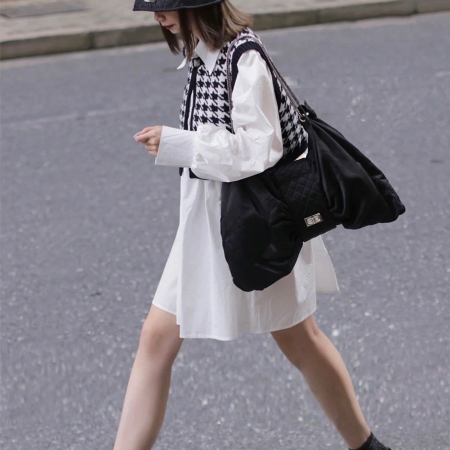 售出欣賞Chanel vintage黑色緞面蝴蝶結款2.55扣鏈包-0