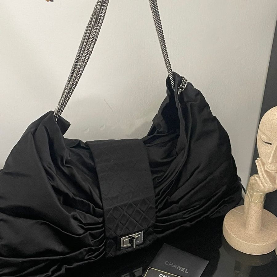 售出欣賞Chanel vintage黑色緞面蝴蝶結款2.55扣鏈包-9