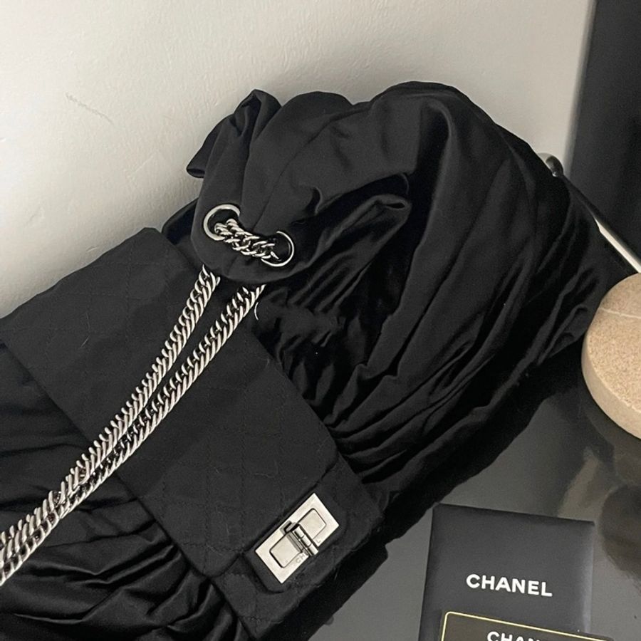售出欣賞Chanel vintage黑色緞面蝴蝶結款2.55扣鏈包-10