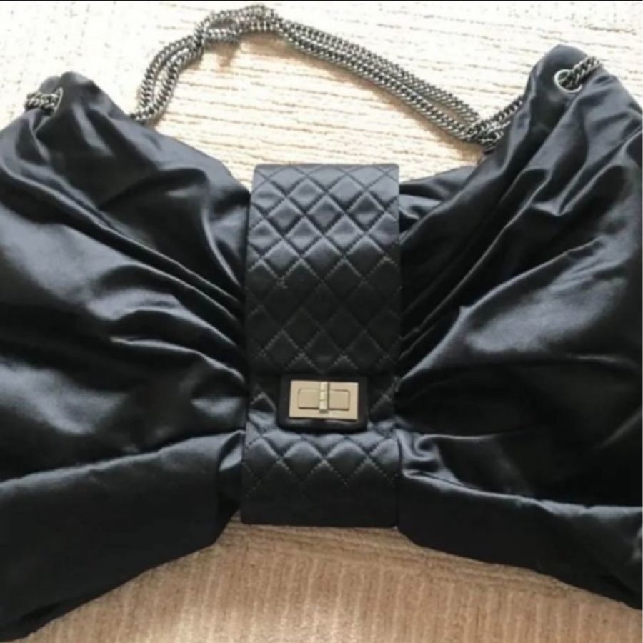 售出欣賞Chanel vintage黑色緞面蝴蝶結款2.55扣鏈包-11