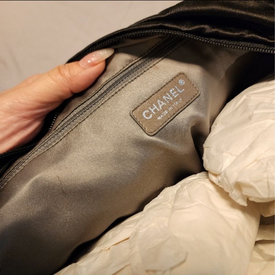 售出欣賞Chanel vintage黑色緞面蝴蝶結款2.55扣鏈包-19
