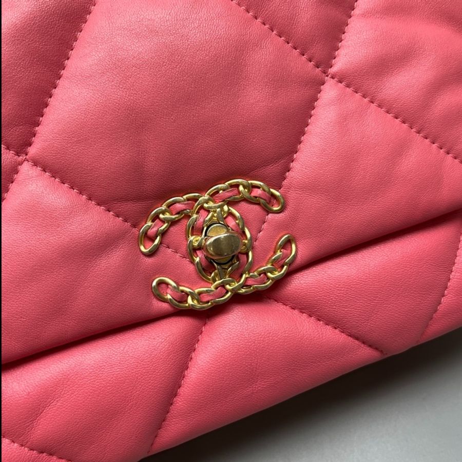 Chanel香奈兒 全皮菱格19Bag小號郵差包-6