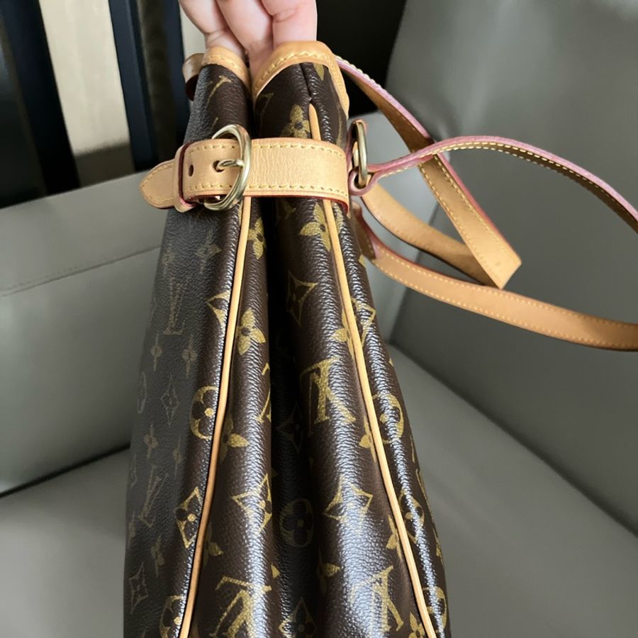 LV 經典花紋直立式名媛包-13