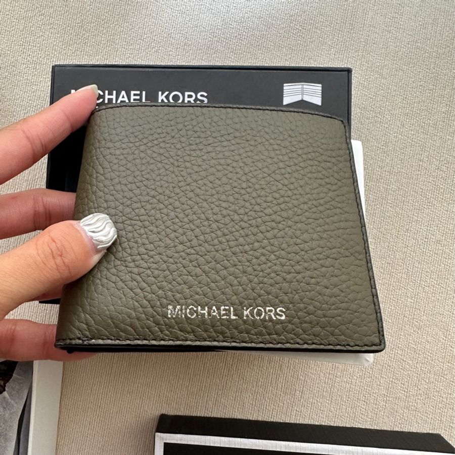 MICHAEL KORS 橄欖綠皮夾-2