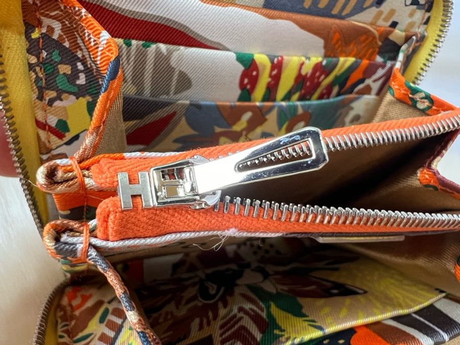 Hermes 愛馬仕 招財萊姆黃 絲巾短夾(全新閒置品)-4