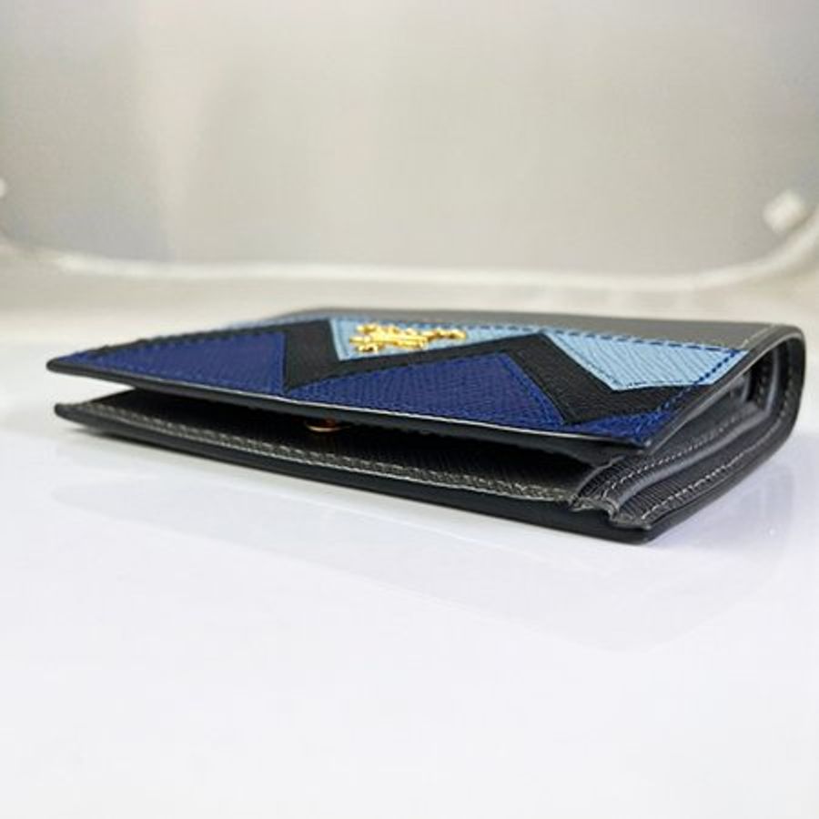 PRADA灰色防刮牛皮拚色造型對開短夾 1MV204-5