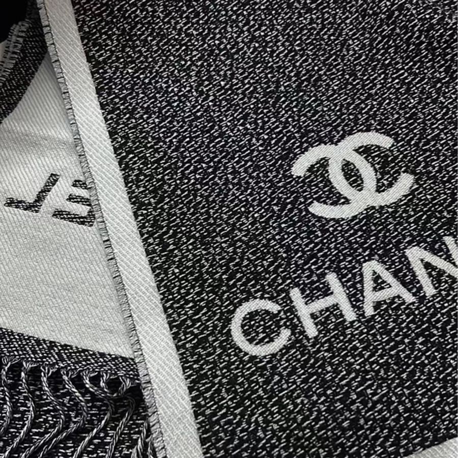 Chanel 黑花灰雙色披肩圍巾⛄️全新圍巾保暖時髦香奈兒-5