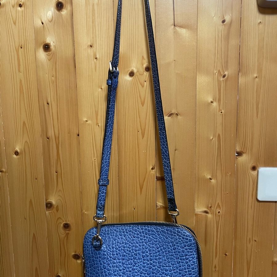 二手 真品 BURBERRY 全皮 斜背包 產地 羅馬尼亞🇷🇴-1