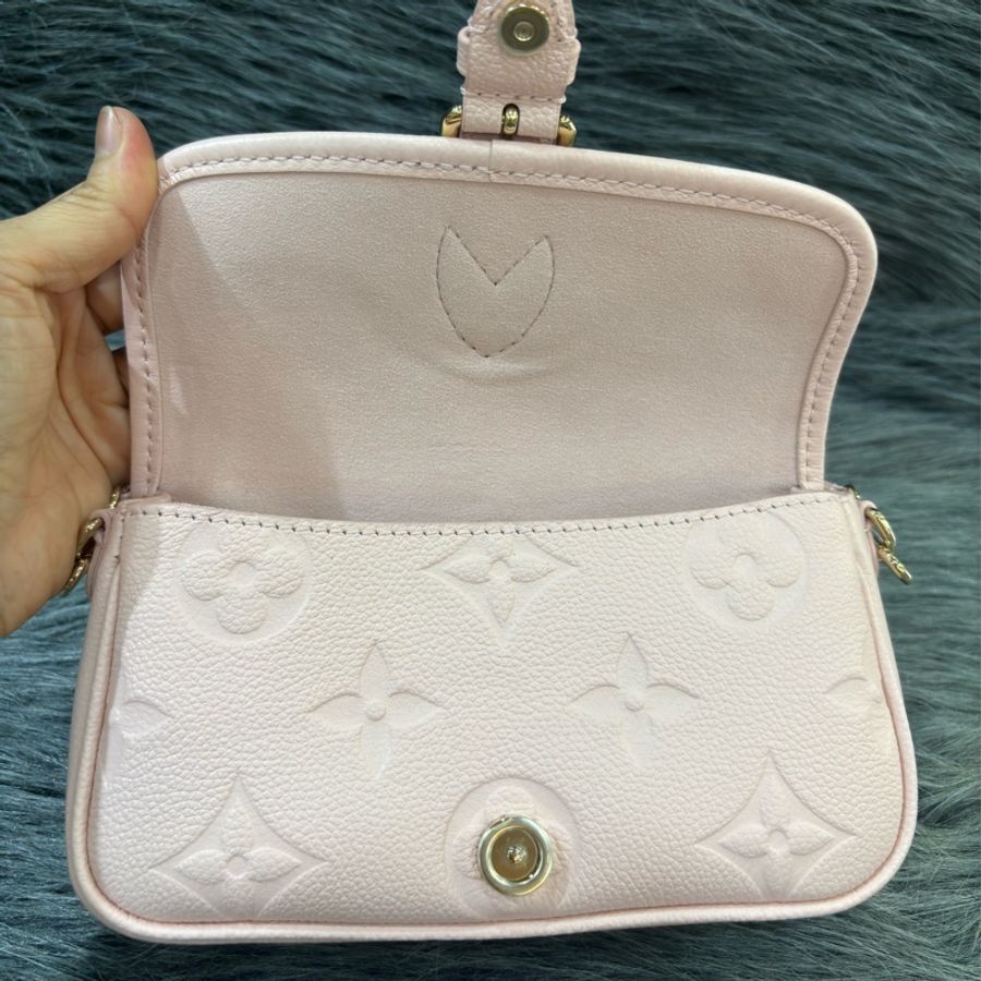 LV M83566 Nano Diane 粉色 壓紋 Empreinte 皮革 手提包 手拿包 肩背包-17