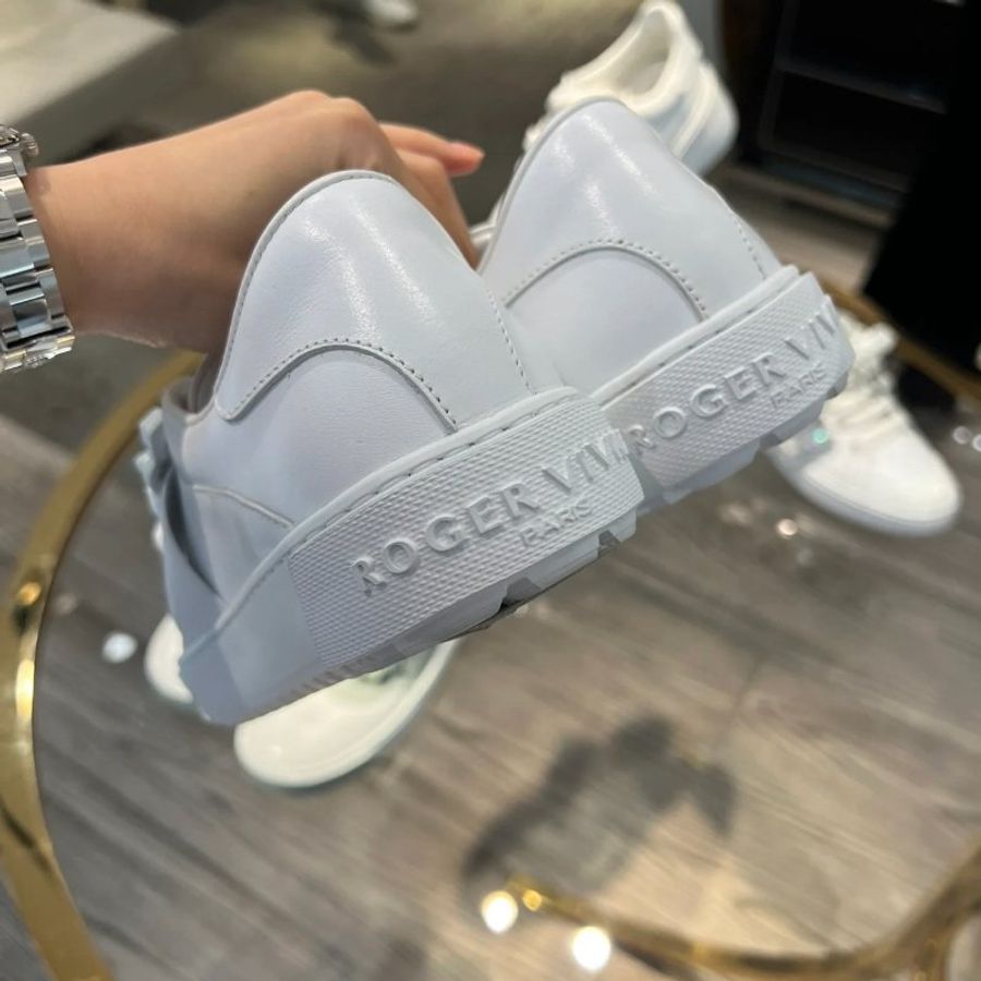 🎁當季特價🎁Roger Vivier Very Vivier 橡膠扣環皮革白色運動鞋 IT 36-6