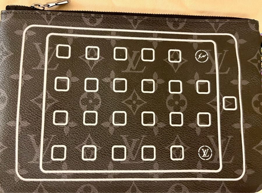 全新正品未使用 LV 黑花X 藤原浩限量手拿包-1