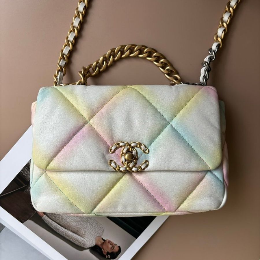 限量白彩 ::CHANEL:: 19BAG 26公分 鏈包-0