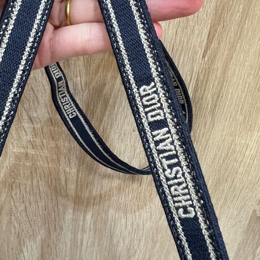 Dior 緹花布霧銀釦手提斜背化妝包-15