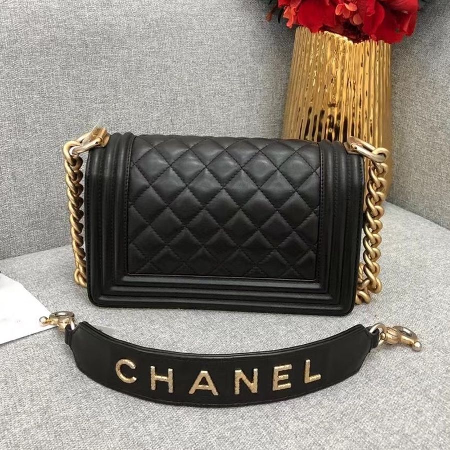 Chanel香奈兒Leboy小號手柄黑色菠蘿扣羊皮鏈條包,鐳射30開 Boy-1