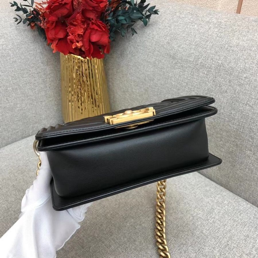 Chanel香奈兒Leboy小號手柄黑色菠蘿扣羊皮鏈條包,鐳射30開 Boy-3