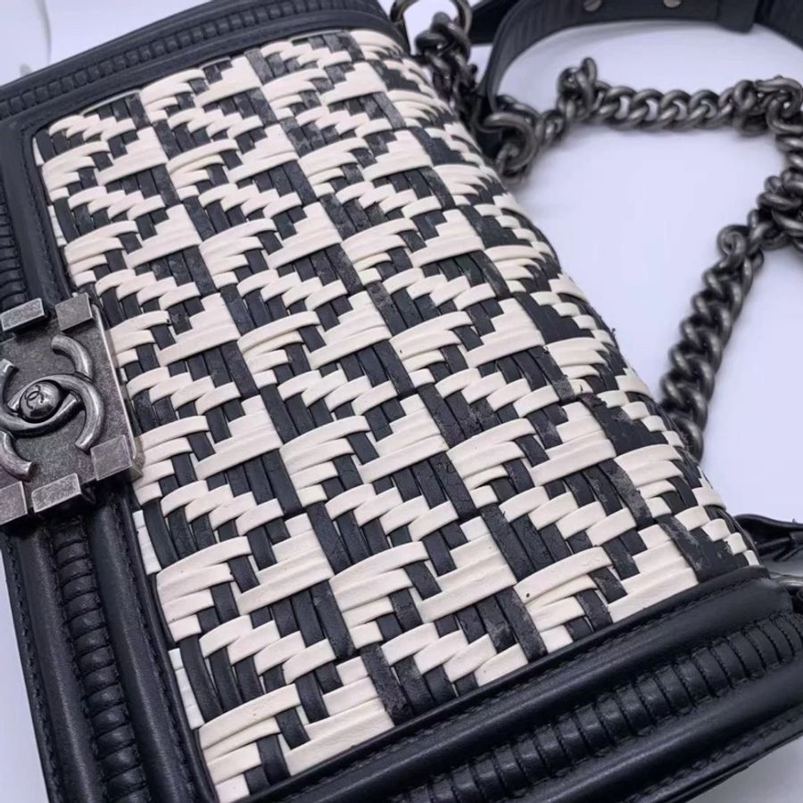 Chanel香奈兒Leboy黑白編織竹藤拼羊皮鏈條包,鐳射21開-15