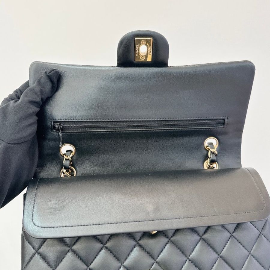 CHANEL黑羊皮菱格金鍊COCO 25cm-12