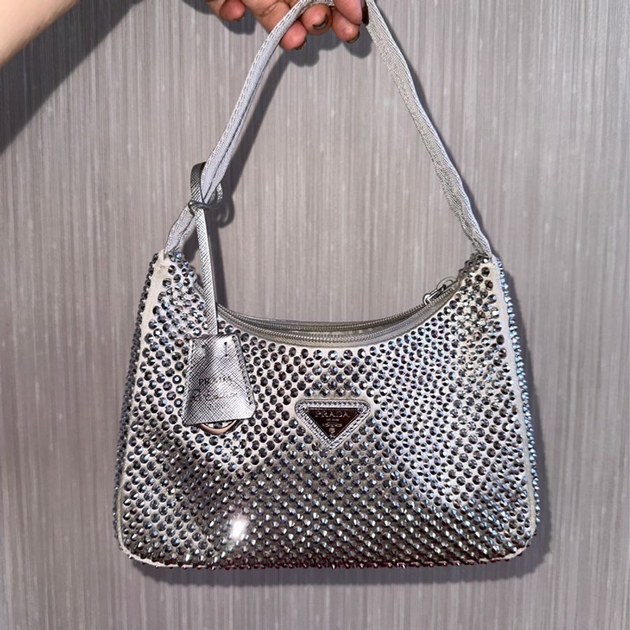 /2022限量款/ 稀有 Prada re-edition hobo 銀色滿鑽-3
