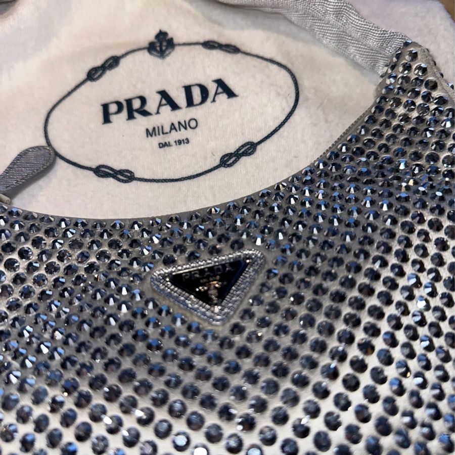 /2022限量款/ 稀有 Prada re-edition hobo 銀色滿鑽-5