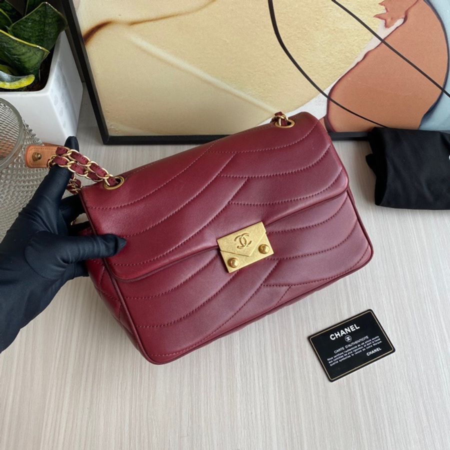 CHANEL cf季節款口蓋包酒紅色金扣-1