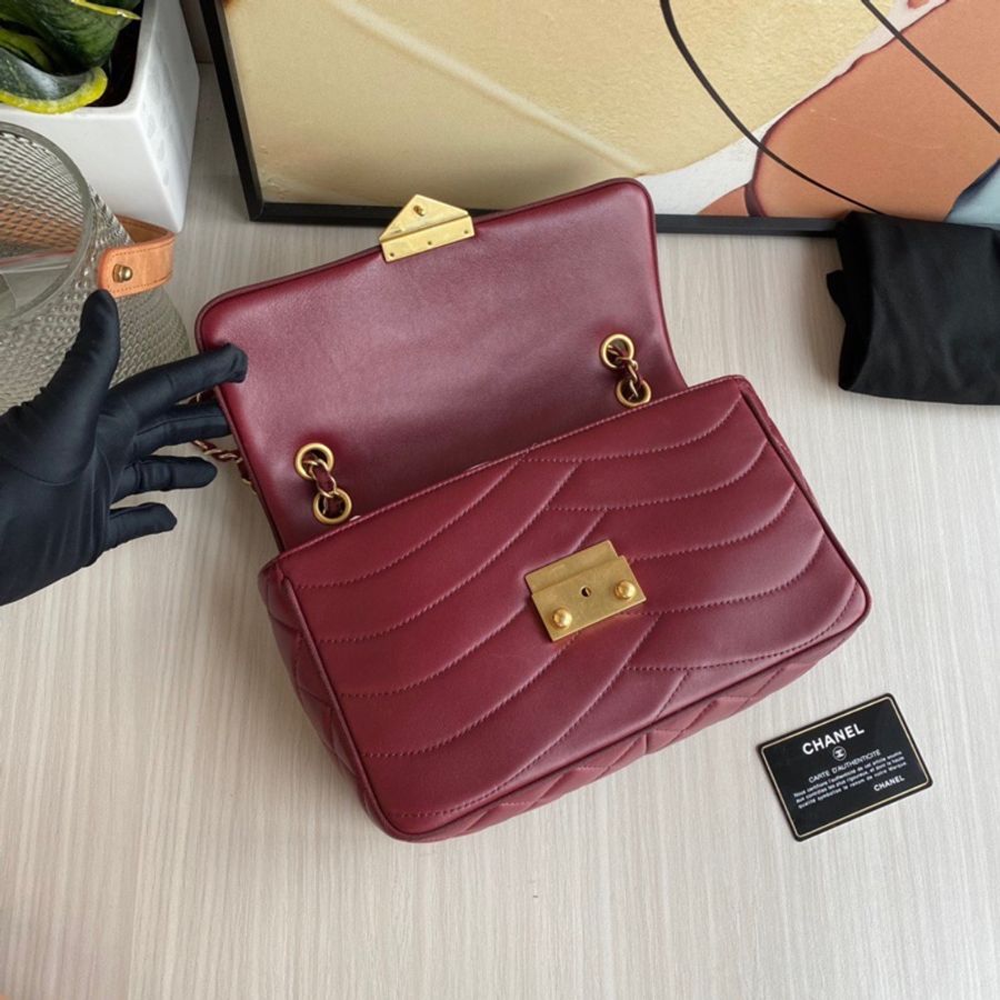 CHANEL cf季節款口蓋包酒紅色金扣-7