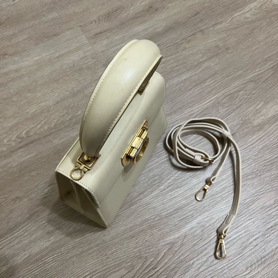 瑞奇二手精品 salvatore ferragamo 博物館包 奶白色 美品-1