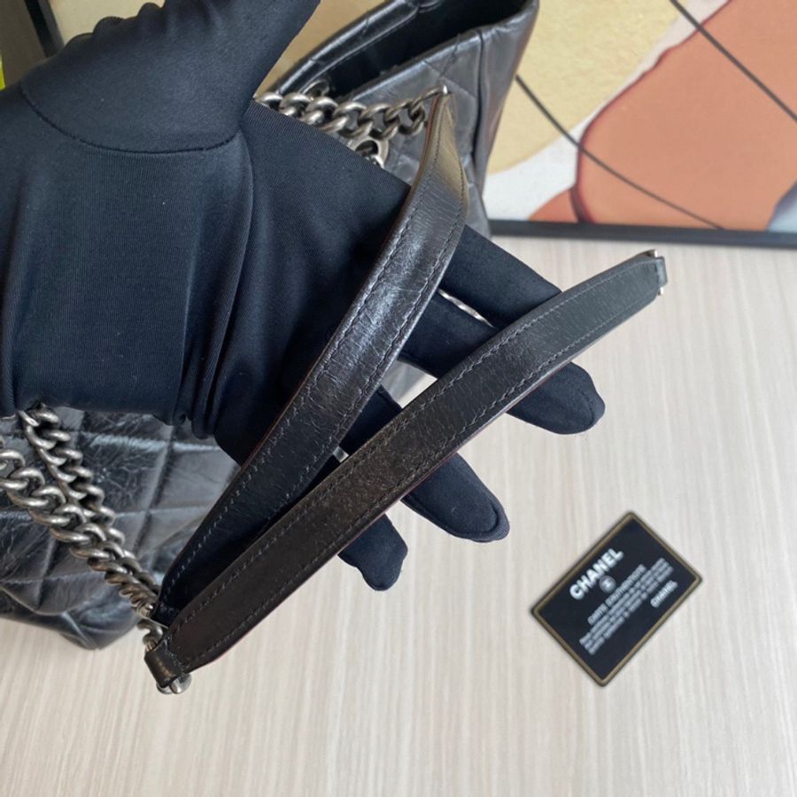 CHANEL 孟買系列tote 黑銀油蠟皮-6