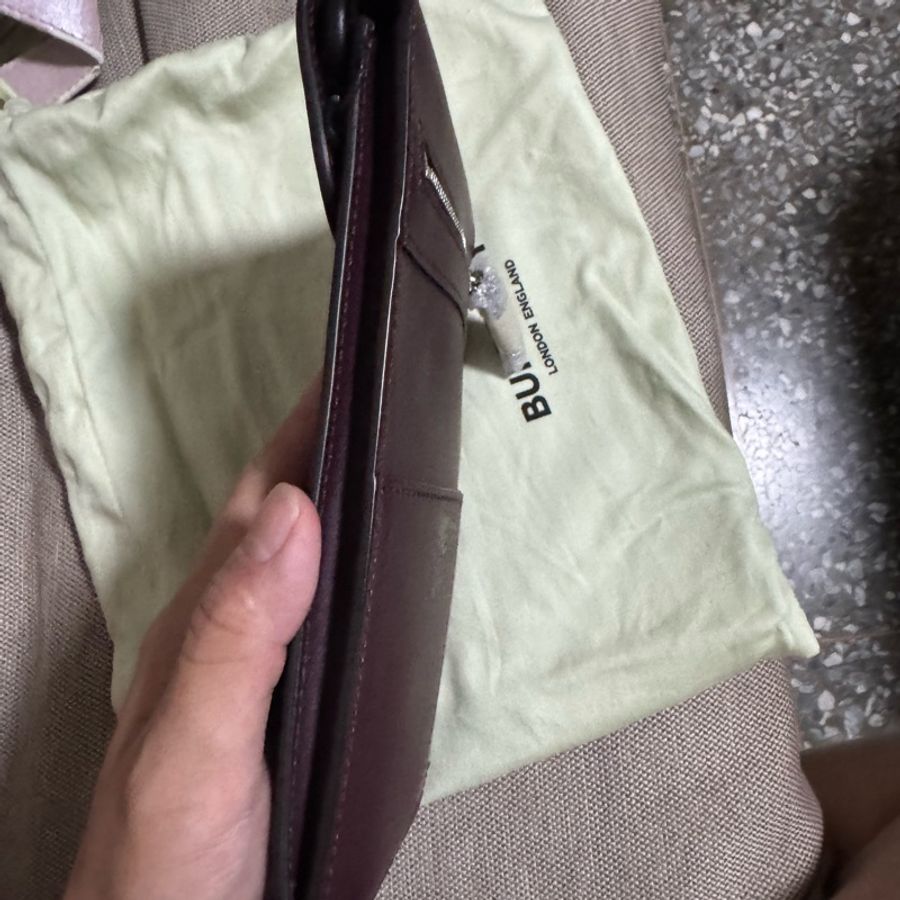 全新Burberry 全皮斜背包-6