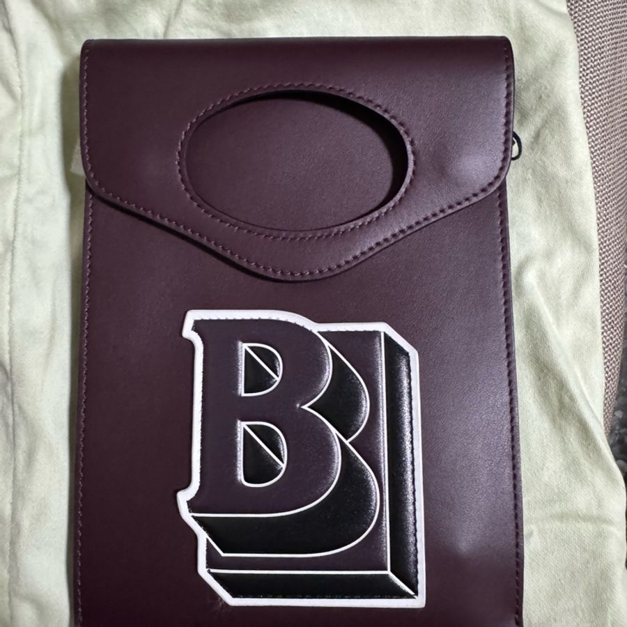 全新Burberry 全皮斜背包-8