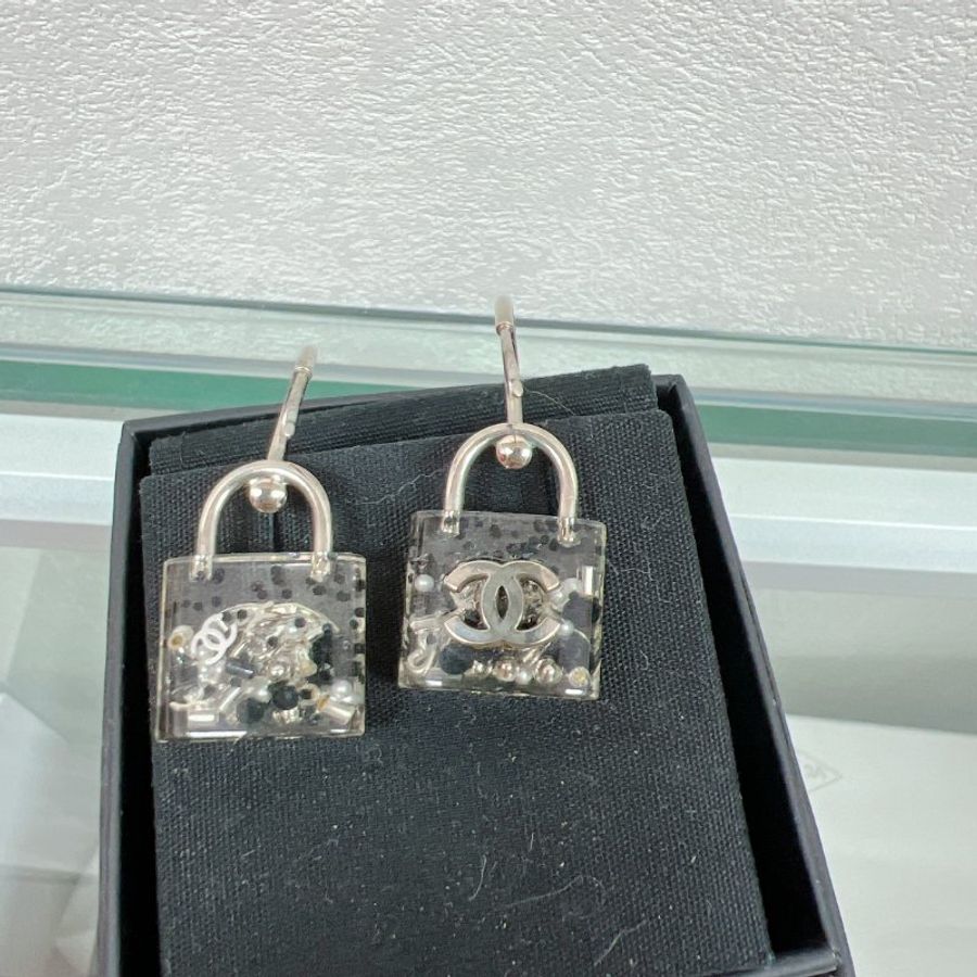 Chanel 14k 灰色鎖頭耳環-1