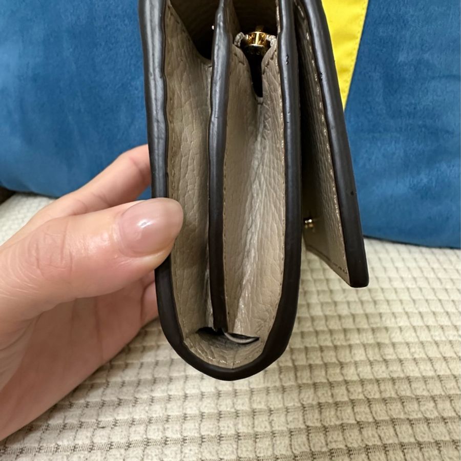 降價出售 Gucci 雙G奶杏色色短夾2023年新款-7
