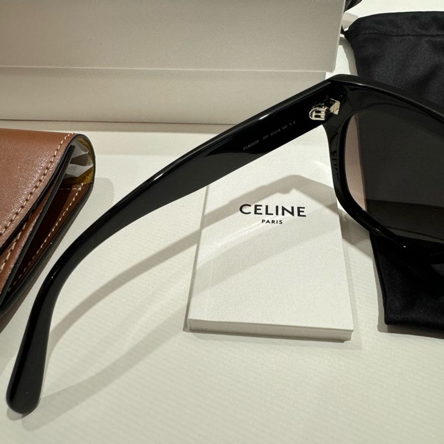 ✨Celine 大logo墨鏡✨-11