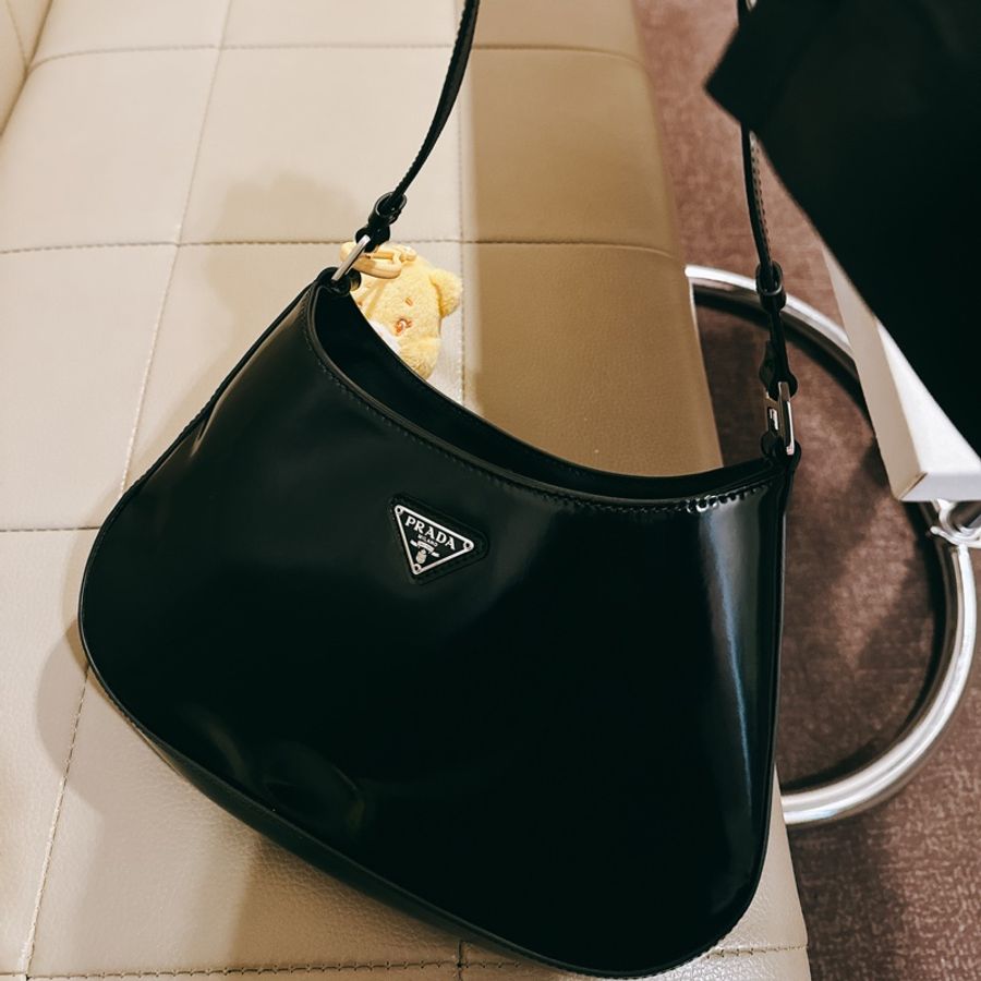 可議價Prada Cleo 拋光皮革肩背包-9
